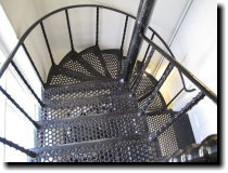 [ Stairway to the 28-inch ]