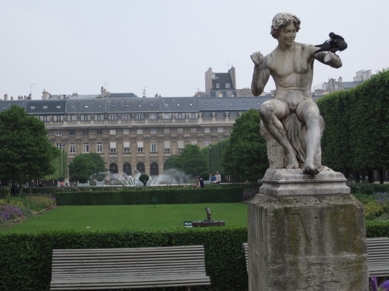 [Sculpture in the Palais R ...]