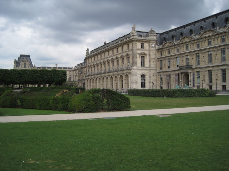 [Gardins outside the Louvre]