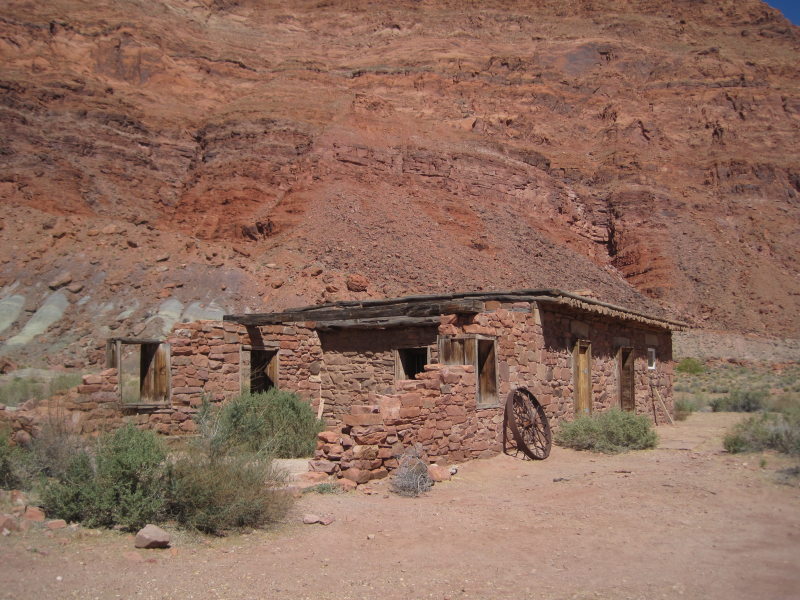 [Ruins of a stone house ne ...]